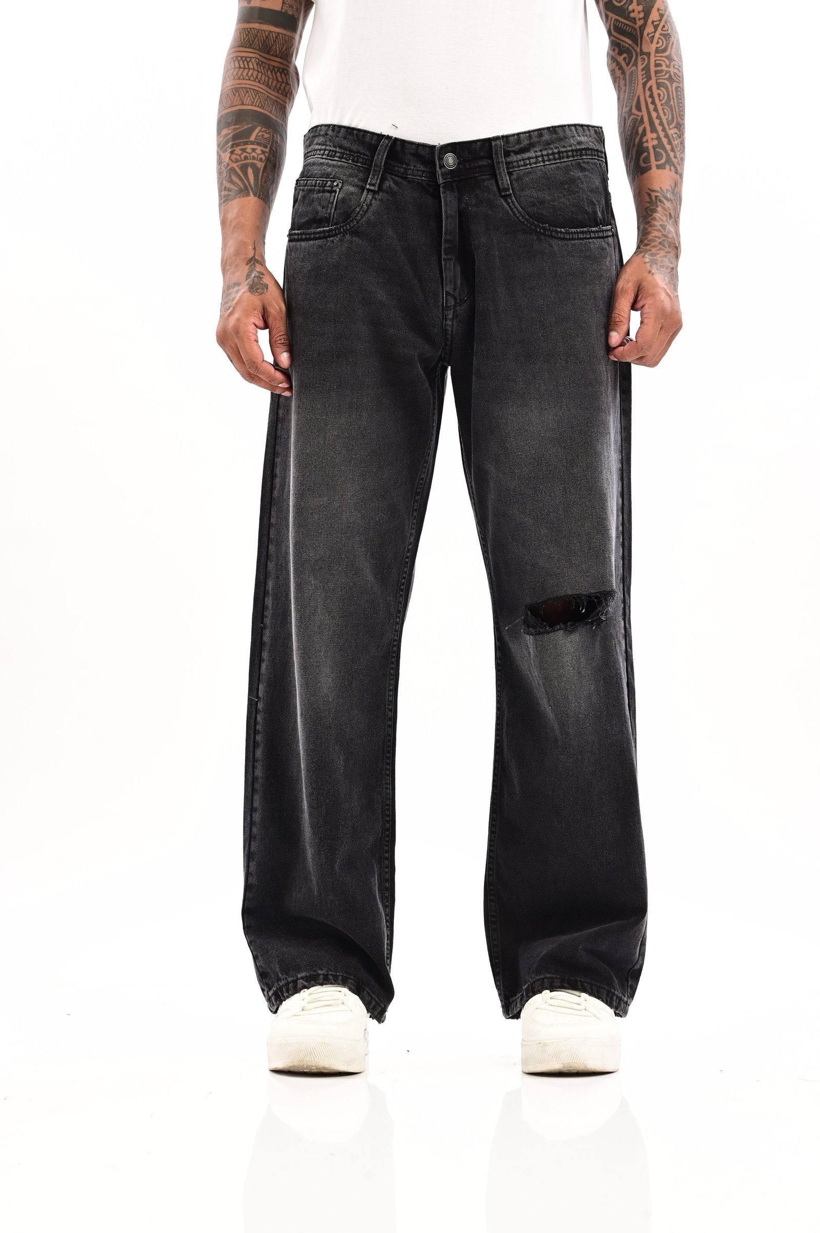 Loose fit black shaded knee ripped jeans - Image 3