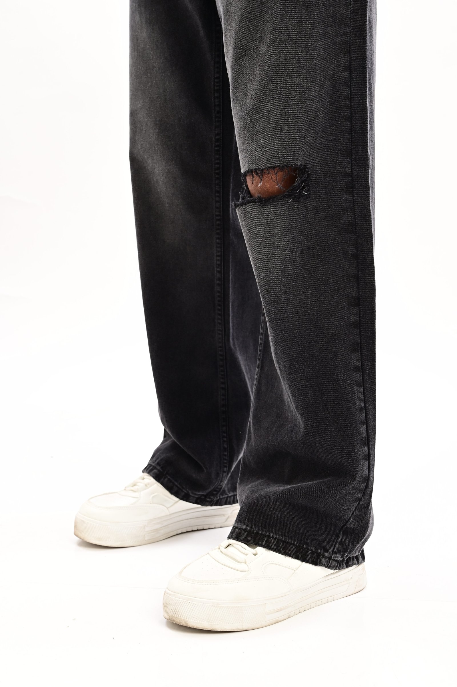 Loose fit black shaded knee ripped jeans - Image 5