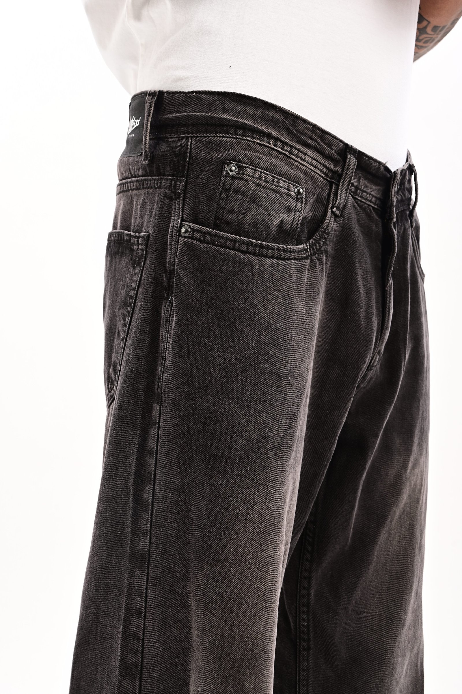 Loose fit black & red shaded jeans - Image 3